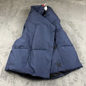 Pretty Rugged Womens Vest Size S/M Navy Puffer Water Proof Outdoor Gorpcore NEW